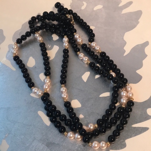 #Necklace triple strand glass faux pearl and black beaded to lobster clasp - Picture 1 of 6